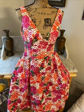 Monique Lhuillier Gorgeous Anthropologie Dress NWT! 10 Sexy Fabulous Dress!!